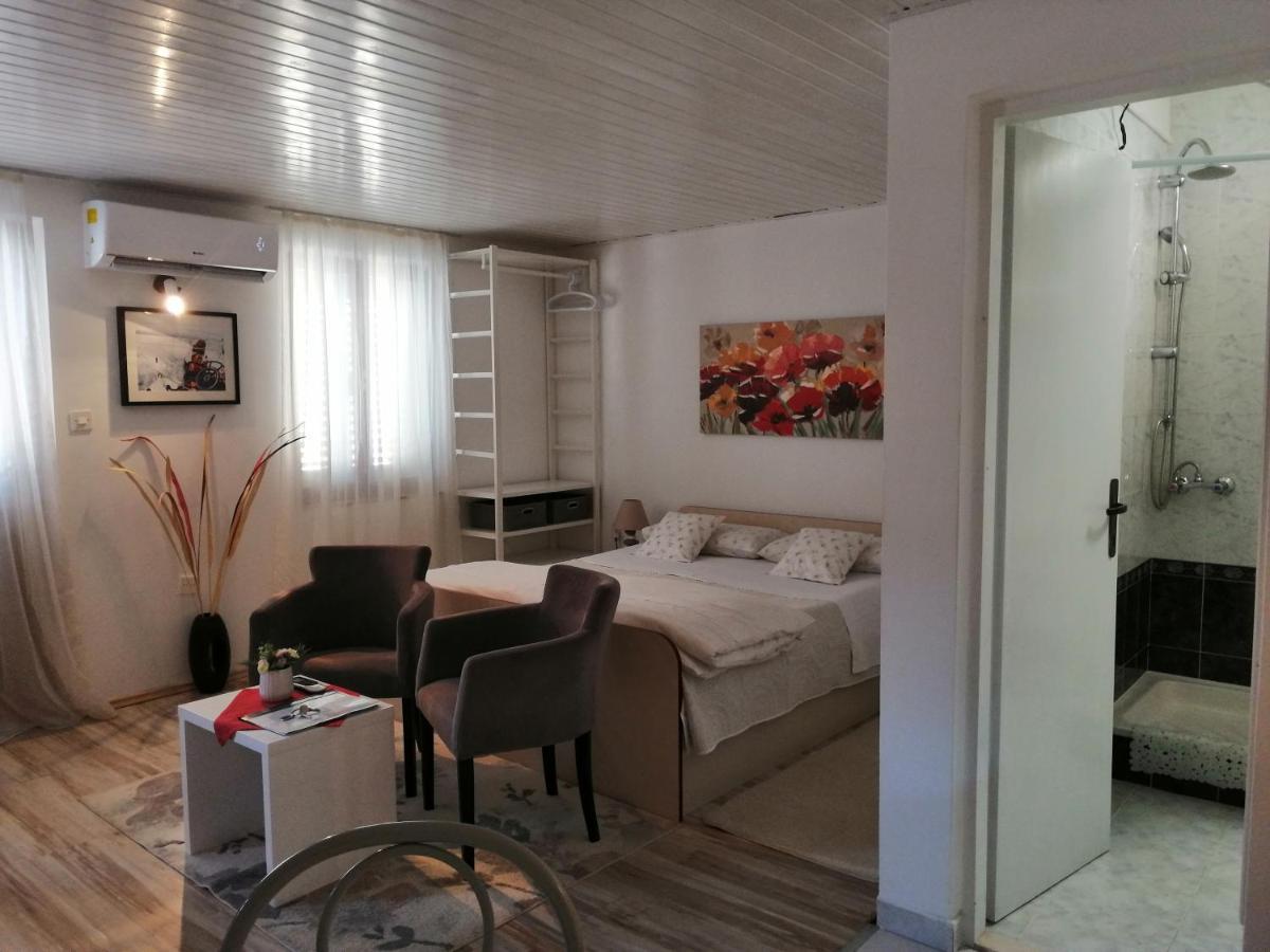 וויס Studio Apartments Kuljis מראה חיצוני תמונה
