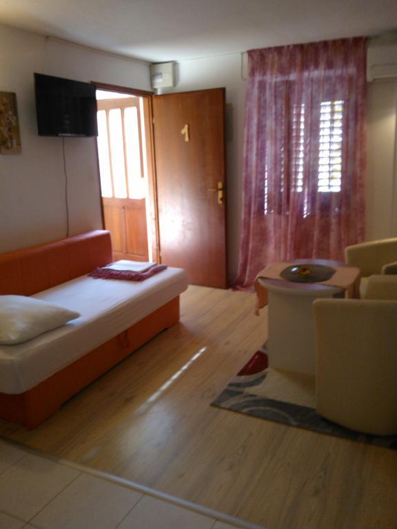 וויס Studio Apartments Kuljis מראה חיצוני תמונה