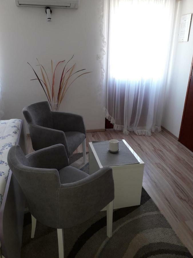 וויס Studio Apartments Kuljis מראה חיצוני תמונה